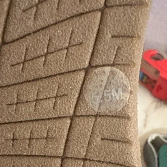 Earth Origins Woman’s  Charcoal Slippers - Picture 6 of 8